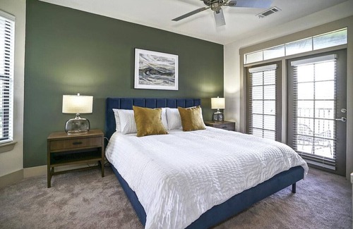 Crestline Heights Apartment | Landing at 4700 Colonnade - 1 Bedroom in Overton