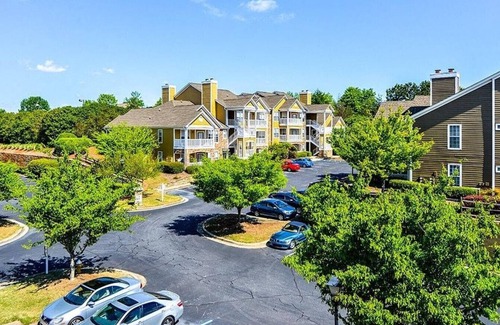 Greer Apartment | Landing at Avana Thornblade - 1 Bedroom in Downtown Greer