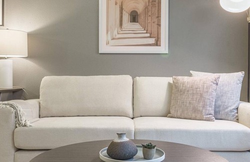 South Oklahoma City Apartment | Landing at Avia at the Lakes - Studio in South Oklahoma City