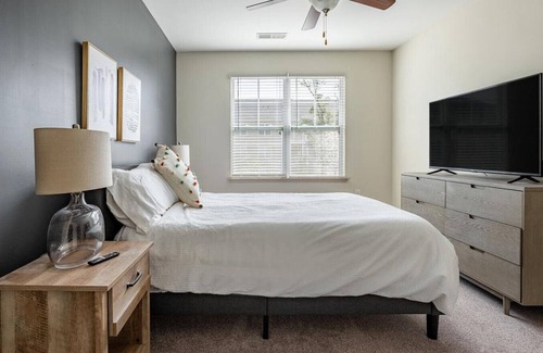 Silver Lake Apartment | Landing at Belle Meade - 2 Bedrooms in Silver Lake