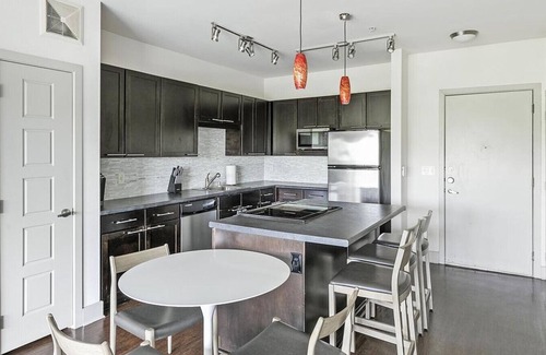 Oak Cliff Apartment | Landing at Bellrock Bishop Arts - 2 Bedrooms in Oak Cliff