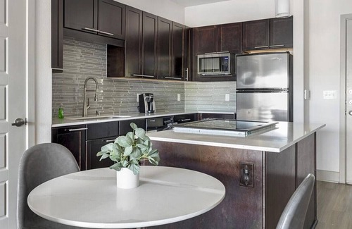 Oak Cliff Apartment | Landing at Bellrock Bishop Arts - 1 Bedroom in Oak Cliff