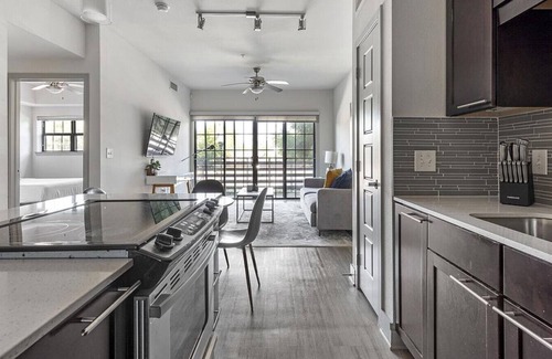 Oak Cliff Apartment | Landing at Bellrock Bishop Arts - 1 Bedroom in Oak Cliff