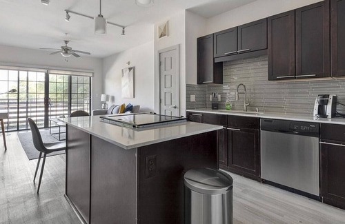 Oak Cliff Apartment | Landing at Bellrock Bishop Arts - 1 Bedroom in Oak Cliff