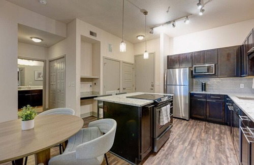Oak Cliff Apartment | Landing at Bellrock Bishop Arts - 2 Bedrooms in Oak Cliff