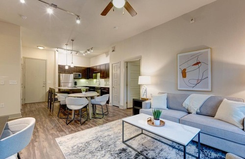Oak Cliff Apartment | Landing at Bellrock Bishop Arts - 2 Bedrooms in Oak Cliff