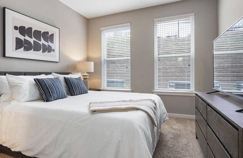 Chapel Hill Apartment | Landing at Blu on Farrington - 2 Bedrooms in Woodland Acres