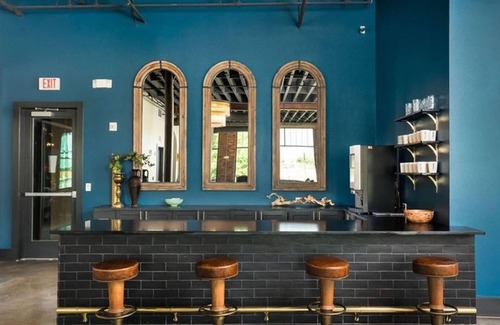 Fort Worth Apartment | Landing at Bottle House on Main - 2 Bedrooms in.