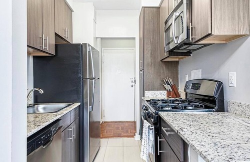 Old Town Alexandria Apartment | Landing at Bridgeyard - 1 Bedroom in Old Town