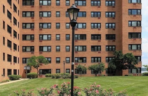 Old Town Alexandria Apartment | Landing at Bridgeyard - 1 Bedroom in Old Town