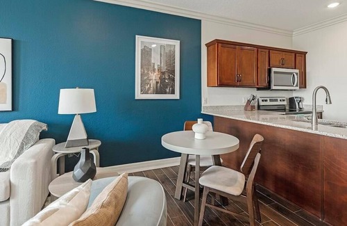 Overland Park Apartment | Landing at Carson Street Towers - 1 Bedroom in Downtown Overland Park