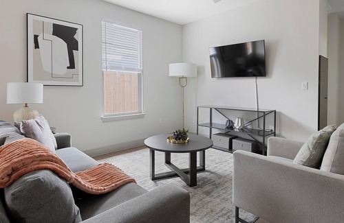 Tarrant County Apartment | Landing at Chaparral Ranch - 2 Bedrooms in Sout.