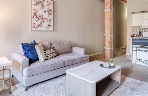 Old Town Apartment | Landing at Cobbler Square Loft Apartments - Studio in Near North Side