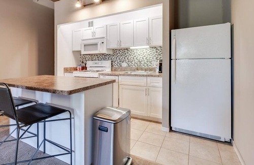 Old Town Apartment | Landing at Cobbler Square Loft Apartments - Studio in Near North Side
