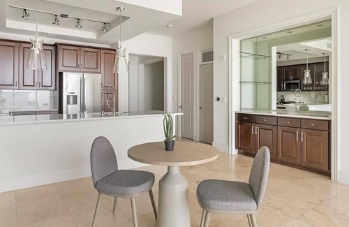 Uptown Apartment | Landing at Cortland on McKinney - 1 Bedroom in Oak Lawn