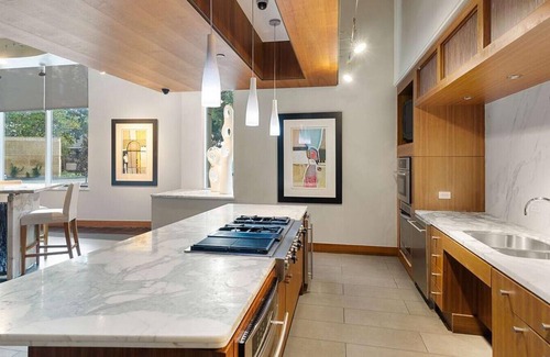 Uptown Apartment | Landing at Cortland on McKinney - 1 Bedroom in Oak Lawn