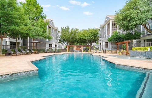 Fort Worth Apartment | Landing at Cortland Ridglea - 2 Bedrooms in Fort Worth