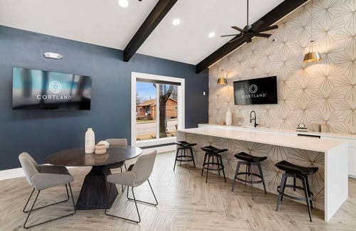 Fort Worth Apartment | Landing at Cortland Ridglea - 1 Bedroom in Ridglea