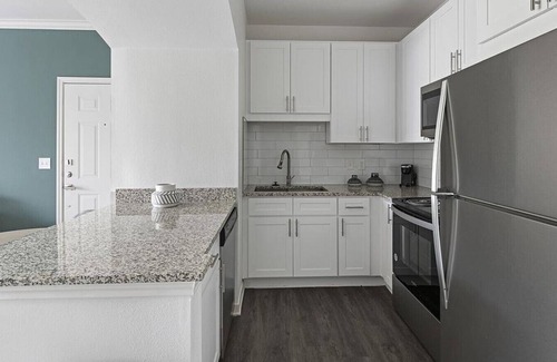 Fort Worth Apartment | Landing at Cortland Ridglea - 1 Bedroom in Ridglea