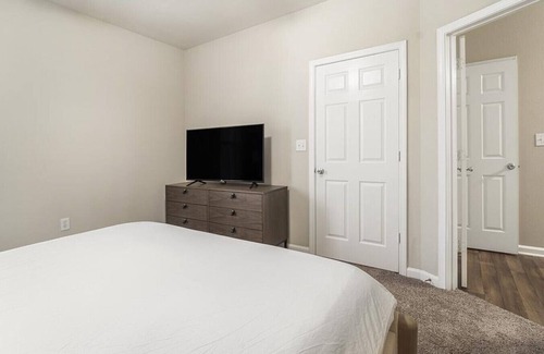Greer Apartment | Landing at Crescent Park Commons - 1 Bedroom in Downtown Greer