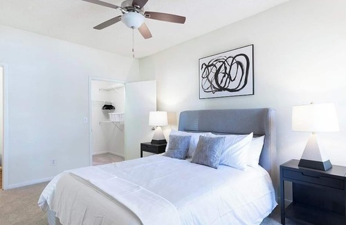 Winston - Salem Apartment | Landing at Crowne Oaks - 3 Bedrooms in Downtown Winston Salem