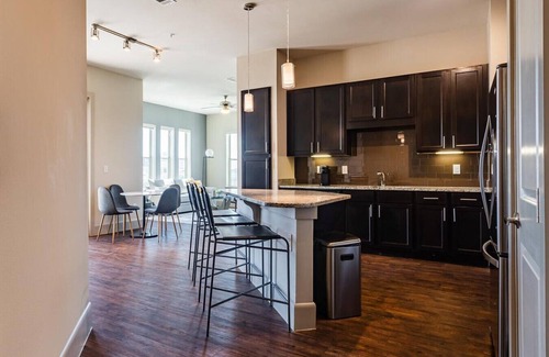 Memorial Apartment | Landing at District at Memorial Apartments - 2 Bedrooms in Memorial City