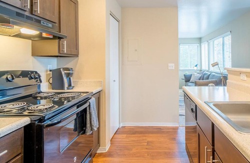 Renton Apartment | Landing at Echo Mountain - 2 Bedrooms in Downtown Kent