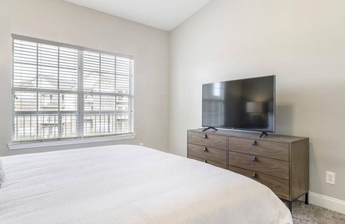 McDonough Apartment | Landing at Elevate Greene - 2 Bedrooms in Downtown Mc Donough