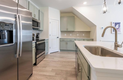 Wilmington Apartment | Landing at Encore at Westgate - 3 Bedrooms in W.