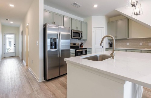 Wilmington Apartment | Landing at Encore at Westgate - 2 Bedrooms in W.