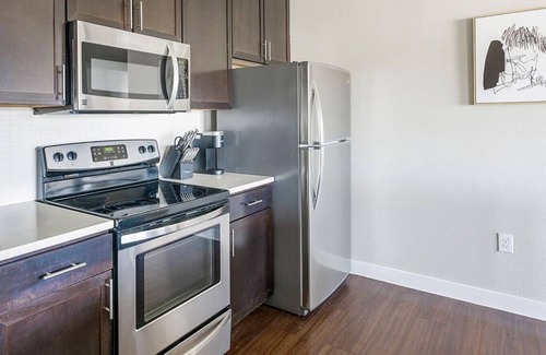 Katy Apartment | Landing at Falcon at Grand Harbor - 2 Bedrooms in West Cypress