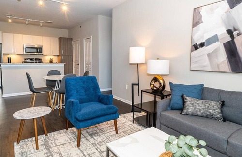 Auburn Hills Apartment | Landing at Five Points of Auburn Hills - 2 Bedrooms in Downtown Auburn Hills