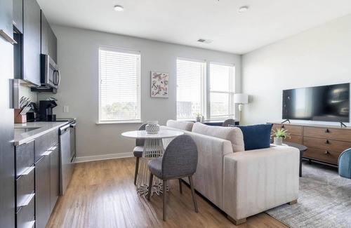 Durham Apartment | Landing at Foster on the Park - Studio in Downtown