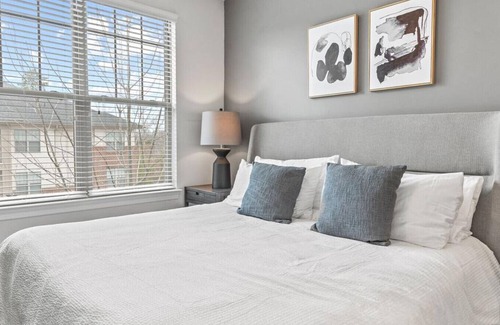 Matthews Apartment | Landing at Fountains Matthews - 2 Bedrooms in Downtown Matthews