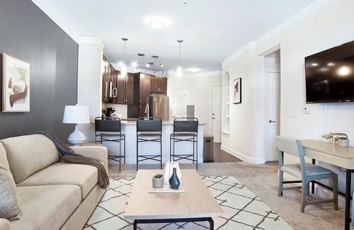 Matthews Apartment | Landing at Fountains Matthews - 1 Bedroom in Downtown Matthews