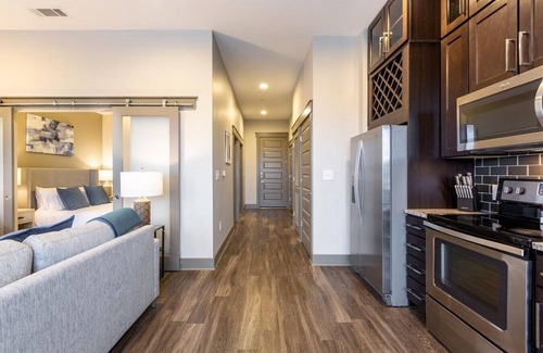 Vickery Meadow Apartment | Landing at Galleries at Park Lane - Studio in Vickery Meadow