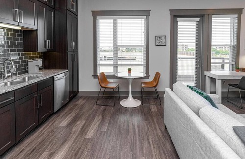 Vickery Meadow Apartment | Landing at Galleries at Park Lane - Studio in Vickery Meadow