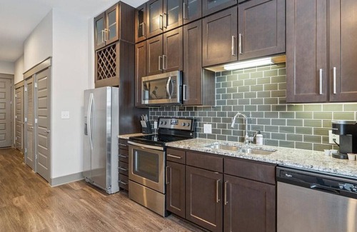 Vickery Meadow Apartment | Landing at Galleries at Park Lane - Studio in Vickery Meadow