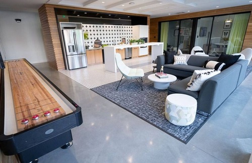 Compton Heights Apartment | Landing at Grand Flats - Studio in Compton Heights