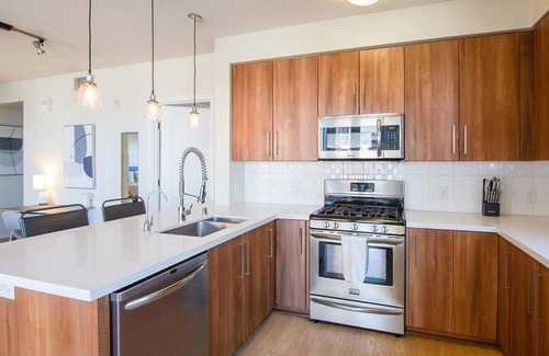 Little Italy Apartment | Landing at Instrata Little Italy (formerly Broadstone Little Italy) - 2 Bedrooms in Little Italy