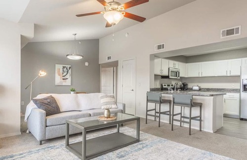 Shenandoah Apartment | Landing at Ivy Park Apartments - 2 Bedrooms in Downtown Baton Rouge