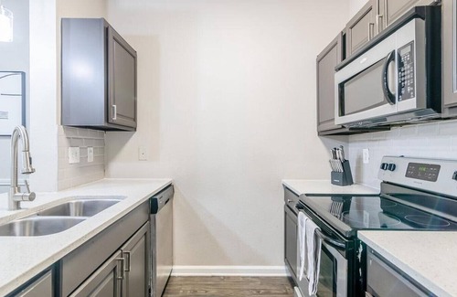 Cityplace Apartment | Landing at Ivy Urban Living - 3 Bedrooms in Old East Dallas