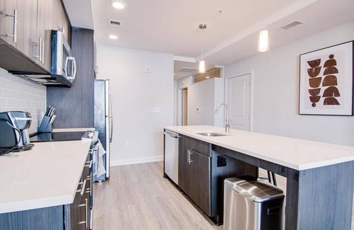 McLean Apartment | Landing at Kingston at McLean Crossing - 2 Bedrooms in Downtown Tysons