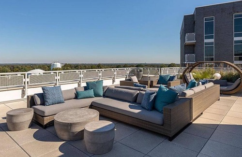 McLean Apartment | Landing at Kingston at McLean Crossing - 2 Bedrooms in Downtown Tysons