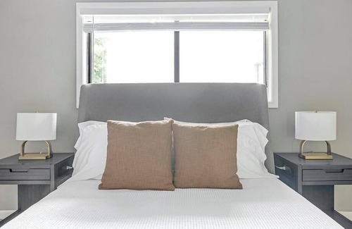 Peachtree Corners Apartment | Landing at Lakeside Retreat at Peachtree Corners - 2 Bedrooms in Downtown Peachtree Corners