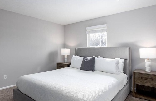 Lewis Center Apartment | Landing at Lake Club at Polaris - 1 Bedroom in Downtown Columbus