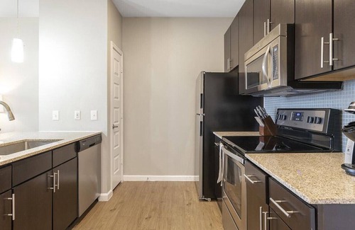 Wetmore Apartment | Landing at Landmark Grandview - 1 Bedroom in North Central