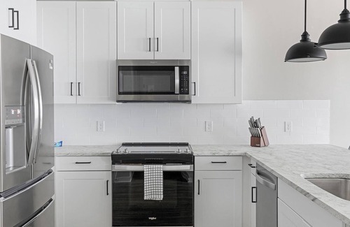 Huntsville Apartment | Landing at Laurel at Dry Creek - 1 Bedroom in E.