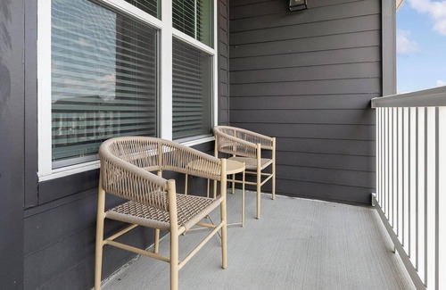 Huntsville Apartment | Landing at Laurel at Dry Creek - 1 Bedroom in E.