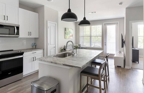 Huntsville Apartment | Landing at Laurel at Dry Creek - 1 Bedroom in E.